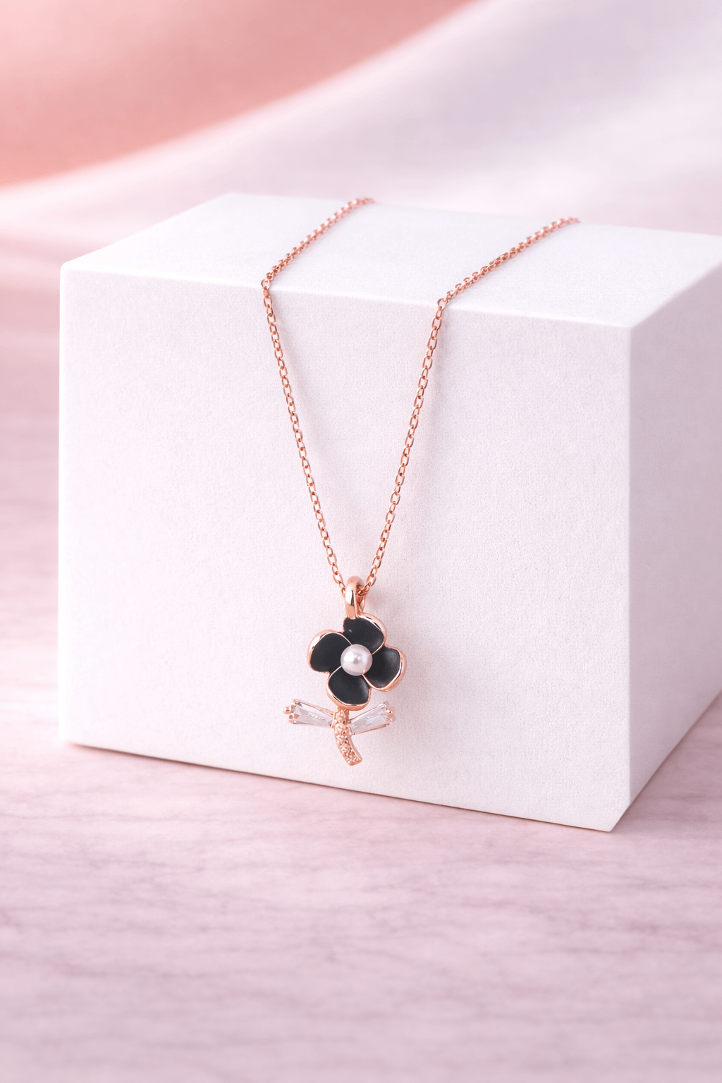 Black Petal Pearl Bloom Necklace