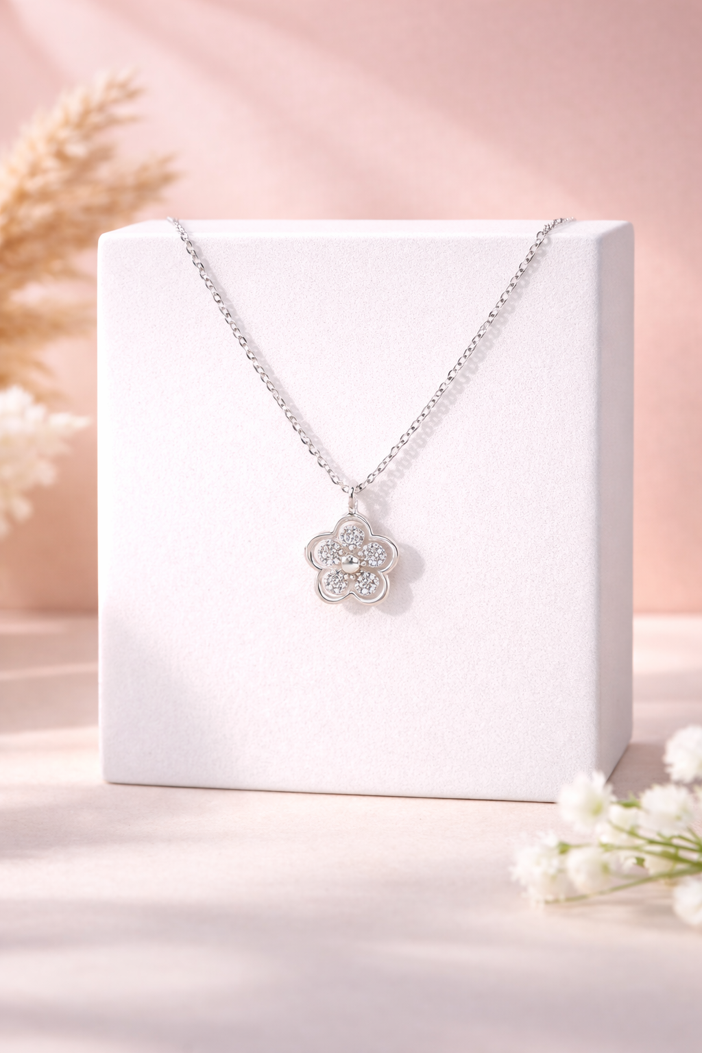 Elegant Floral Outline Pendant Necklace