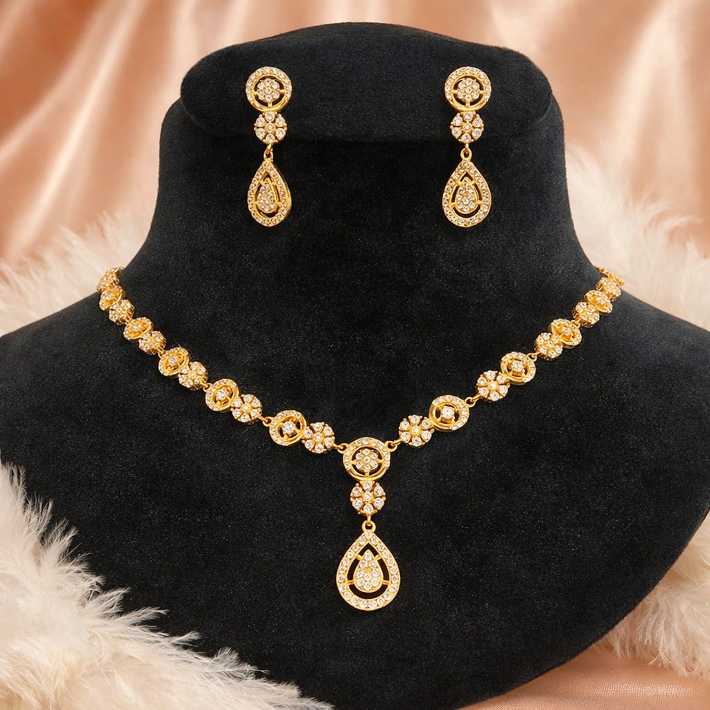 Gold Floral Crystal Necklace Set with Teardrop Pendant