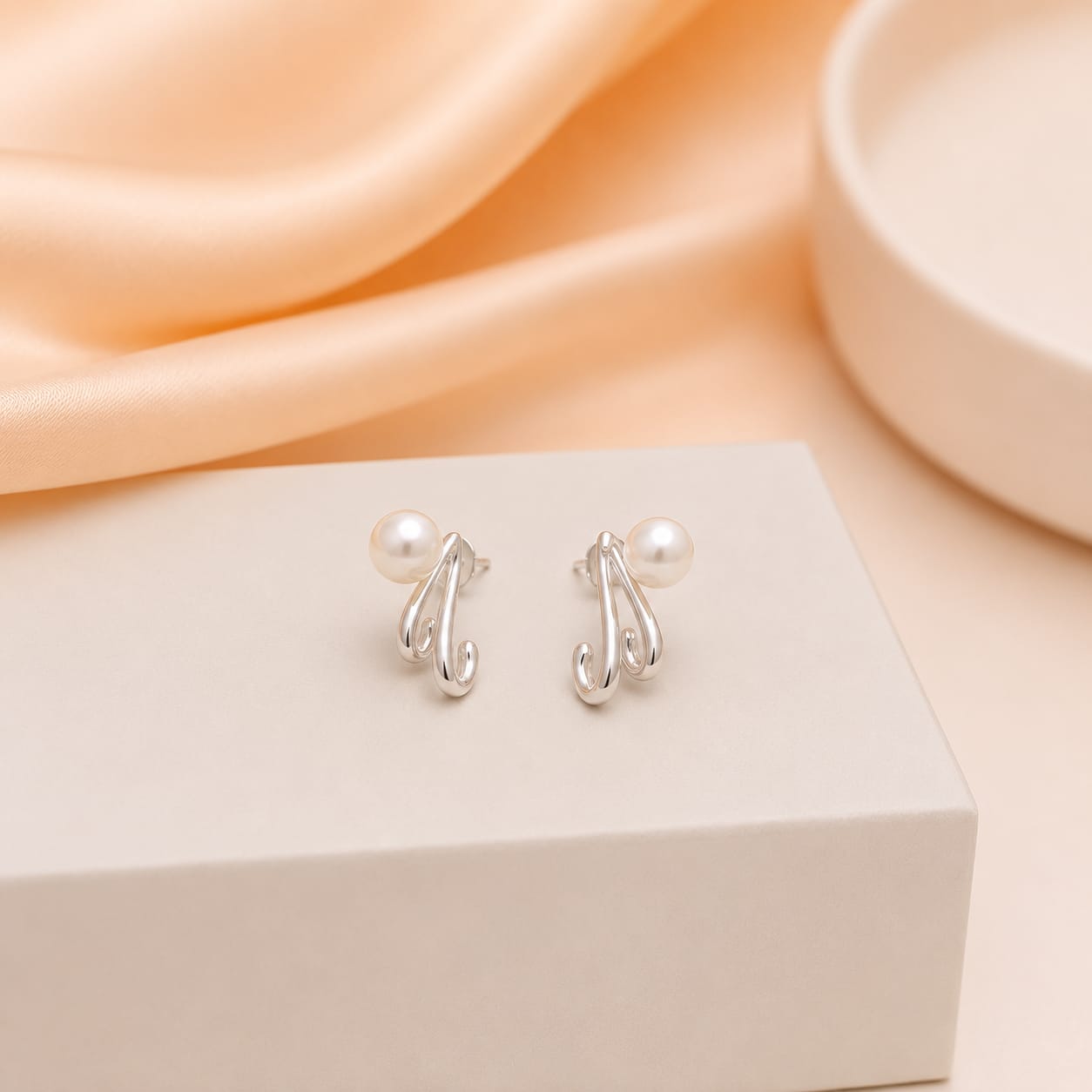 Silver Modern Pearl Stud Earrings