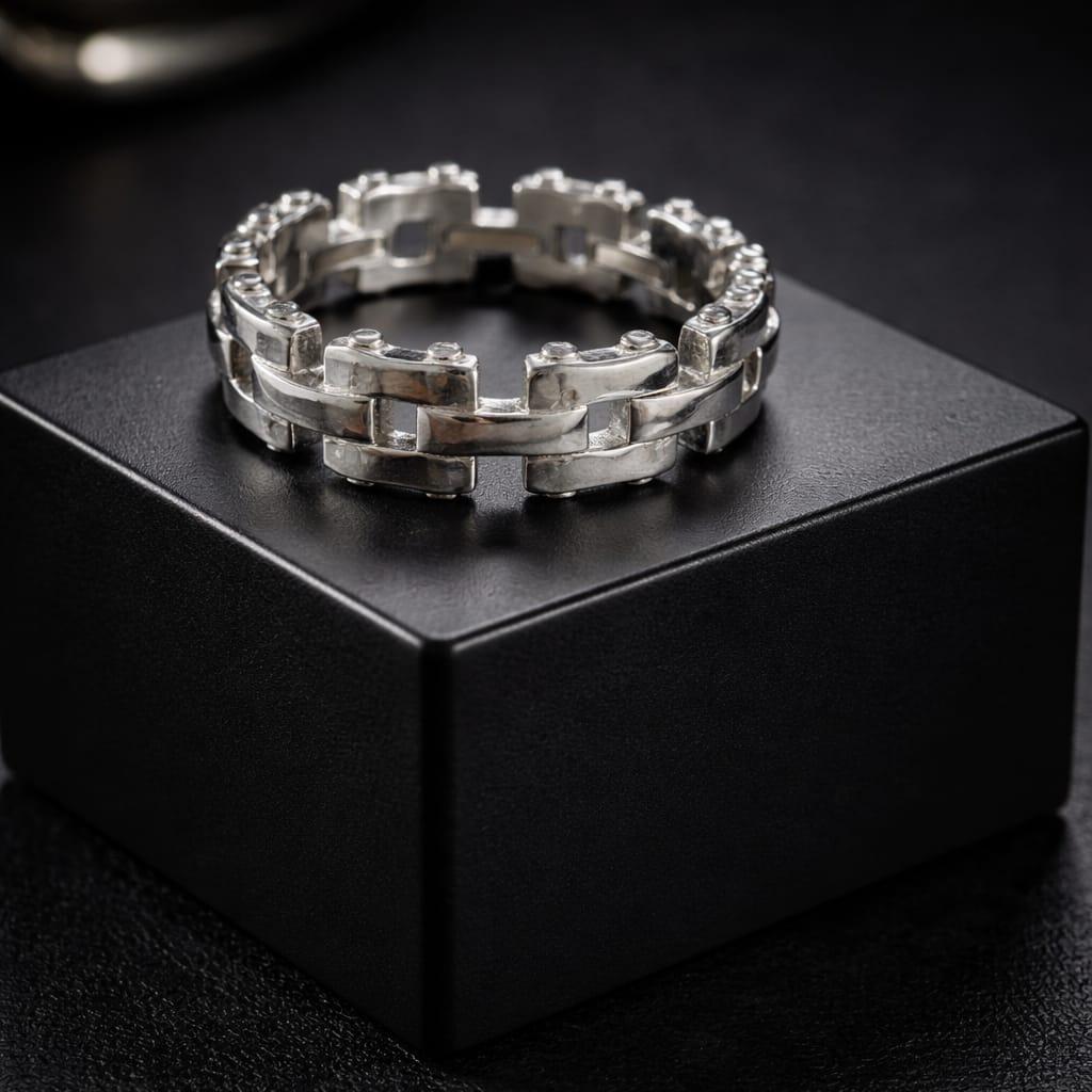 Silver Chain-Link Style Crystal Statement Ring